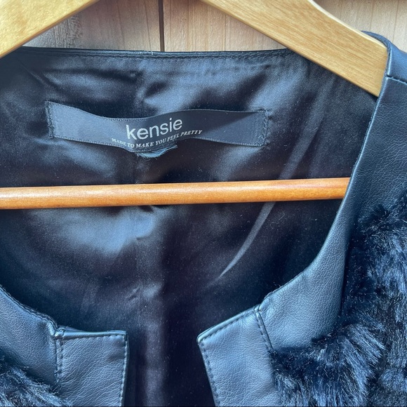 KENSIE Vest with Faux Fur - Picture 3 of 4